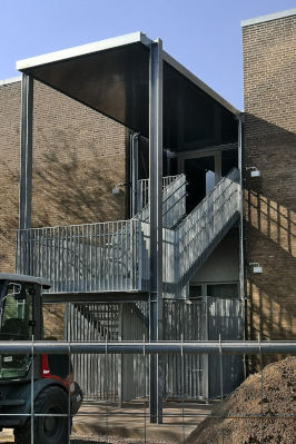 neue Fluchtaußentreppe Referenz 02 Bild 3